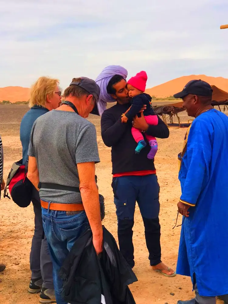 nomad familly in merzouga desert